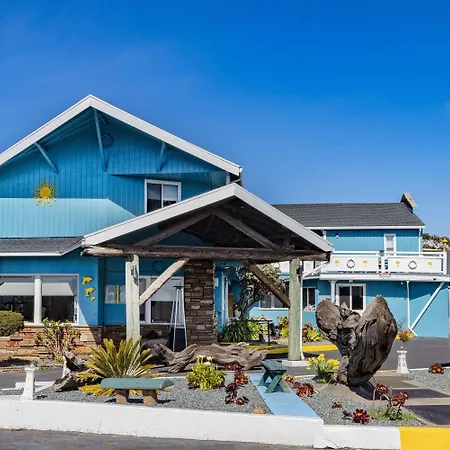 Oceanside Inn & Suites, A Days Inn By Wyndham-3