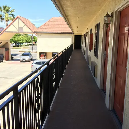 Executive Suites Inn-3
