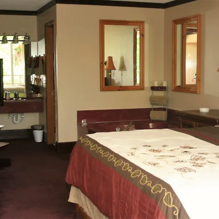 Passion Play Road Inn - Formerly Statue Road Inn-2