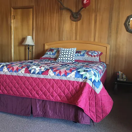 Raton Pass Motor Inn-3