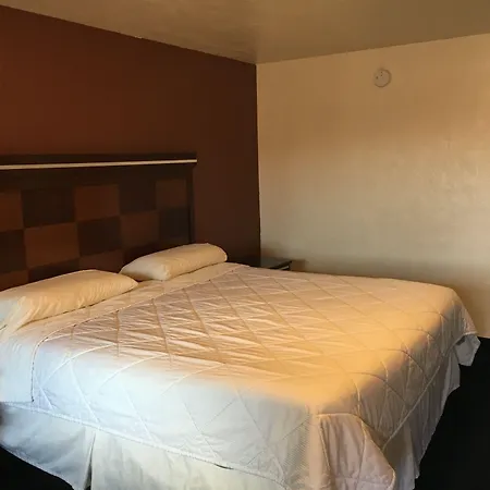 Deluxe Inn Of Roswell-2