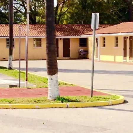 Cadillac Motel-3
