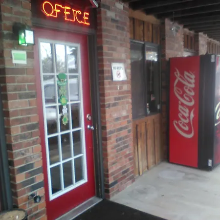 The Razorback Lodge-2
