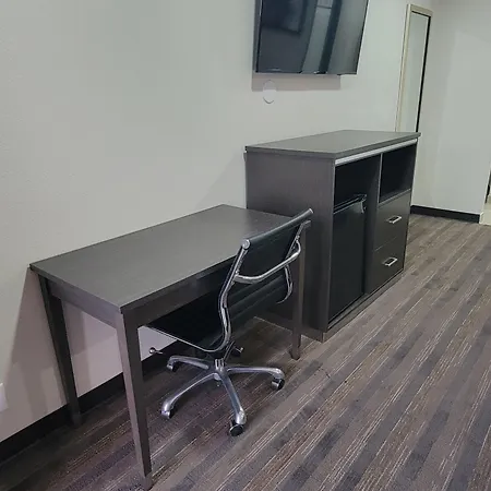 Travelodge By Wyndham Buena Park-3