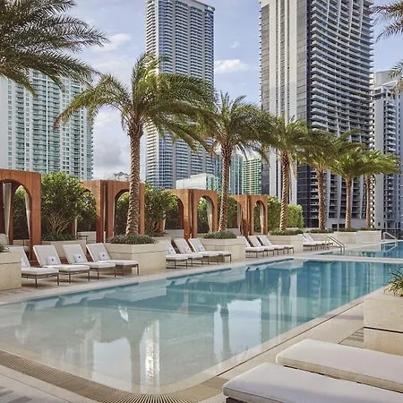 SLS LUX Brickell-3