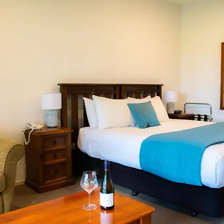 Carrick Lodge Motel-2