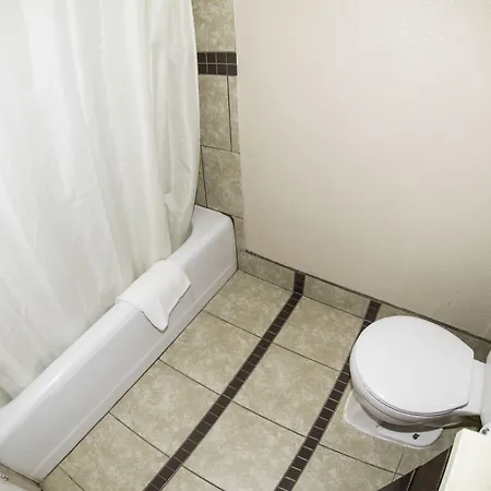 Budget Inn Snyder-3