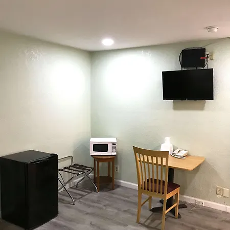 Americas Best Value Inn Visalia-2