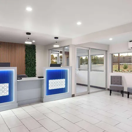 Baymont By Wyndham Dothan-3