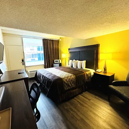 James River Inn & Suites-2