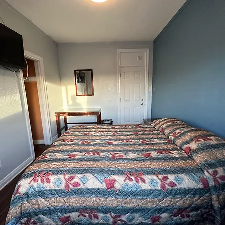 Unity Hotel - No Parking & Rooms Are Upstairs-3