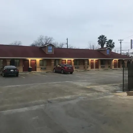 Southtown S.A. Inn-3