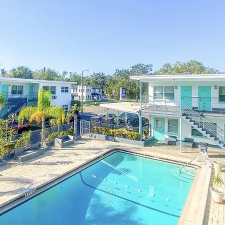 Uptown Inn & Suites-2