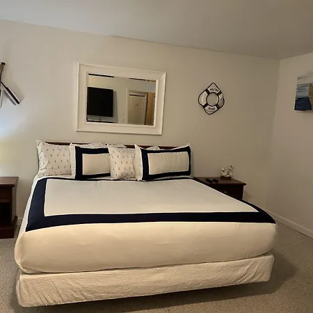 Newport Bay Motel-3
