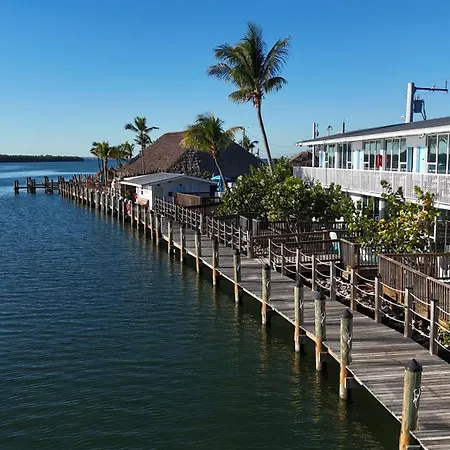 Gilbert'S Resort & Marina-3