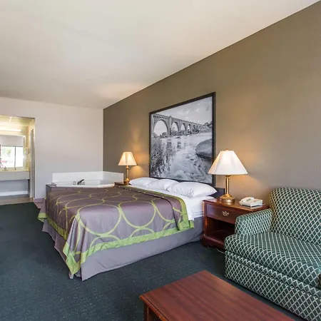 Super 8 By Wyndham Petersburg-2