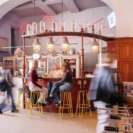 Three Little Pigs Hostel - Your Berlin Castle-2