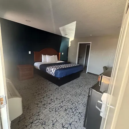 Economy Inn-2