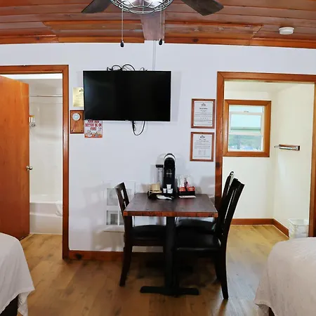 Park Motel And Cabins-3