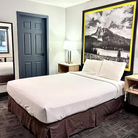Super 8 By Wyndham Clearwater Bc-2