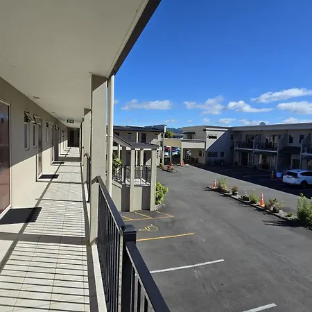 Chantillys Motor Lodge-3