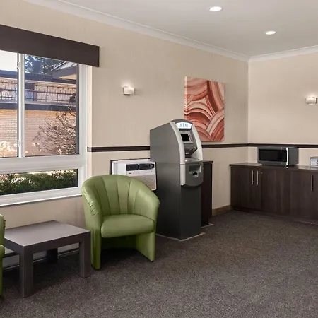 Ramada By Wyndham Laval-3