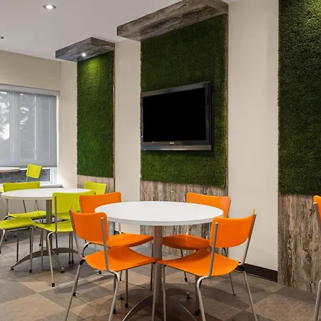 Ramada By Wyndham Laval-2