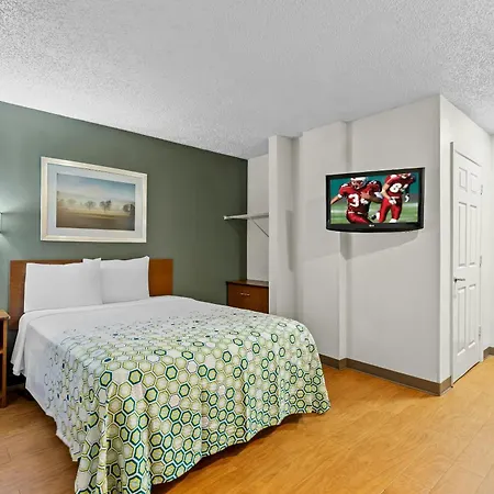 Hometowne Studios By Red Roof Orlando South-3