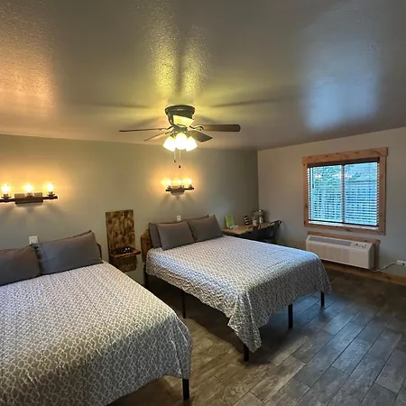 Columbine Inn (Adults Only)-3