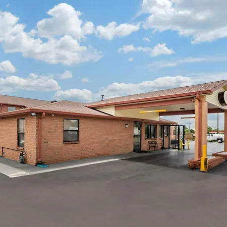 Econo Lodge Nashville North-3