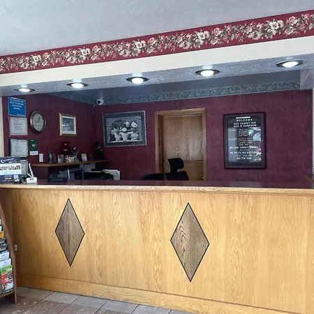 Red Carpet Inn Medford-2