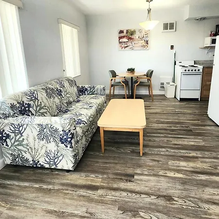 Johns Pass Beach Motel-2