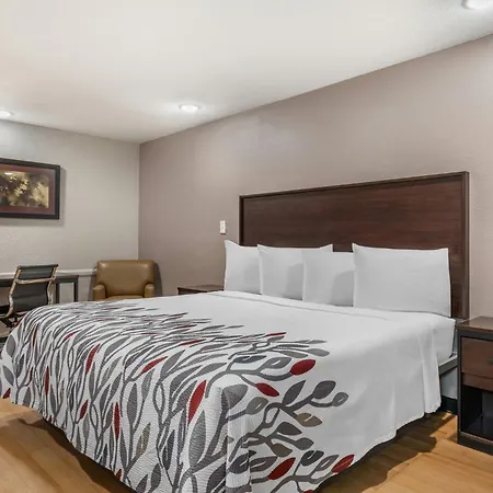 Red Roof Inn North Dallas - Park Central-2