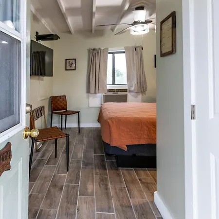 Sagebrush Inn-2