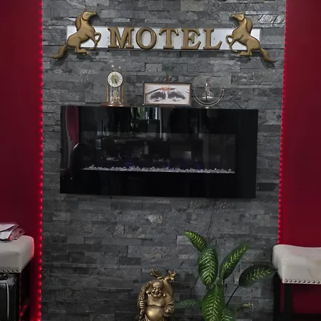 Motor Court Motel-3