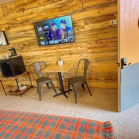 Mokee Motel-3