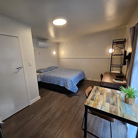 Rockfield Motel-2