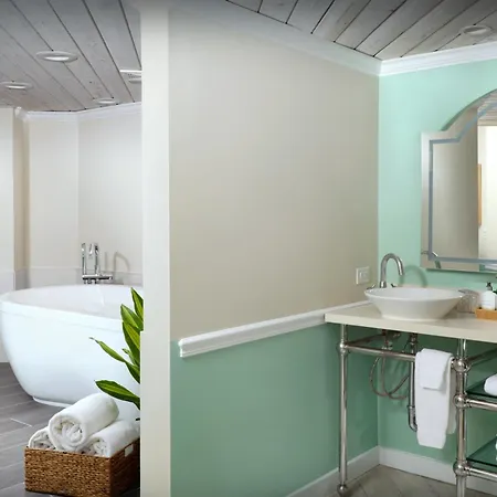 Ocean Key Resort & Spa, A Noble House Resort-2