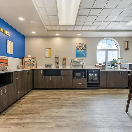 Days Inn & Suites By Wyndham Thunder Bay-2