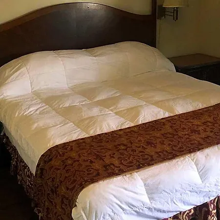 Frontier Motel-2