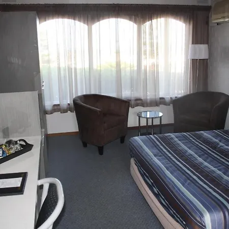 Raglan Motor Inn-3