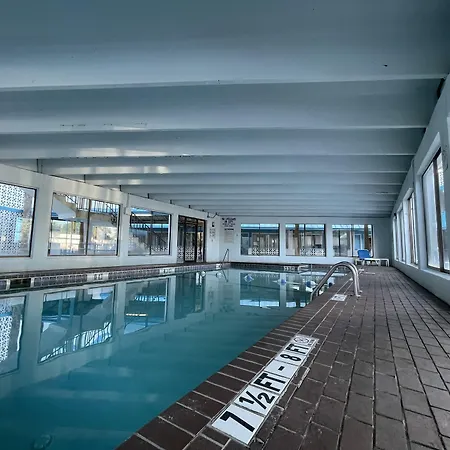 Polynesian Oceanfront Hotel-2