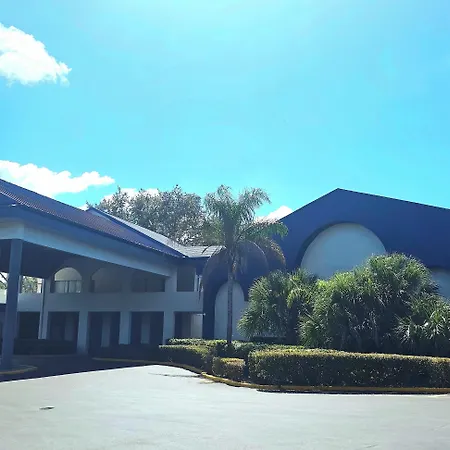 Days Inn By Wyndham Crystal River-2