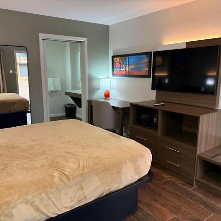 Americas Best Value Inn Laredo-2