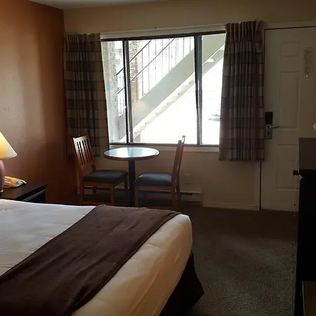 North Pointe Inn And Suites-3