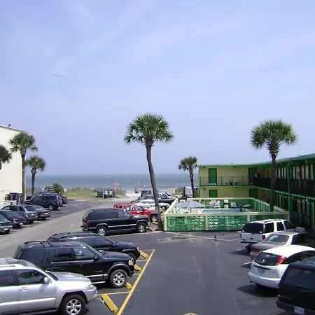 Sea Hawk Oceanfront Motel-3