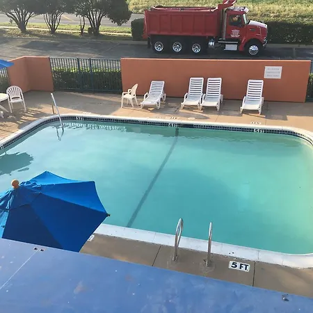 Relax Inn Forth Worth-2