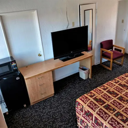 Highland Tower Motel-2