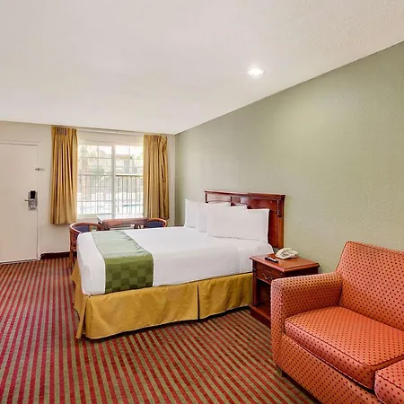 Travelodge By Wyndham El Centro-3