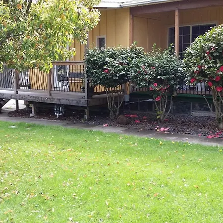 Redwood Inn Willits-3